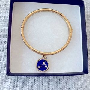 Leo Bracelet! ♌️ Gold with rhinestones! Perfect for birthday gifting or for you!